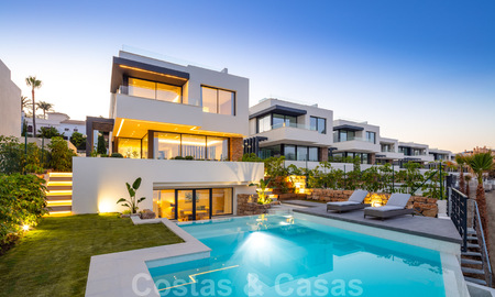 Brand new modern luxury villas for sale in a boutique development on the golf course on the New Golden Mile, Marbella - Estepona. Ready to move in. 32927