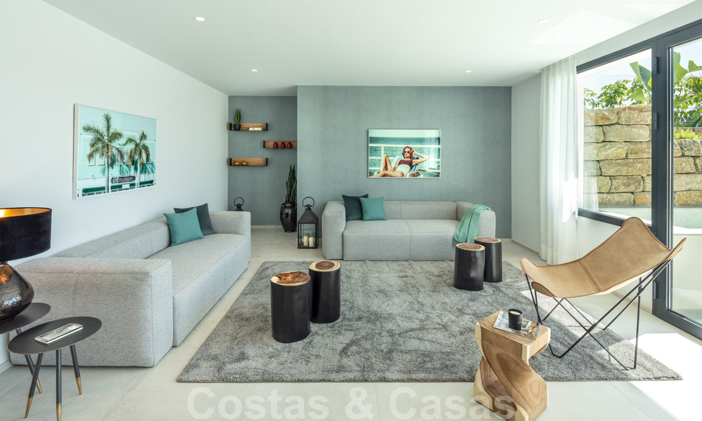 Brand new modern luxury villas for sale in a boutique development on the golf course on the New Golden Mile, Marbella - Estepona. Ready to move in. 32939