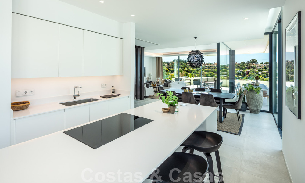 Brand new modern luxury villas for sale in a boutique development on the golf course on the New Golden Mile, Marbella - Estepona. Ready to move in. 32941