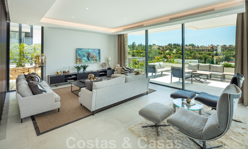 Brand new modern luxury villas for sale in a boutique development on the golf course on the New Golden Mile, Marbella - Estepona. Ready to move in. 32945