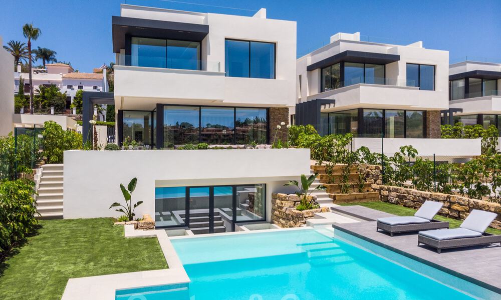 Brand new modern luxury villas for sale in a boutique development on the golf course on the New Golden Mile, Marbella - Estepona. Ready to move in. 32948