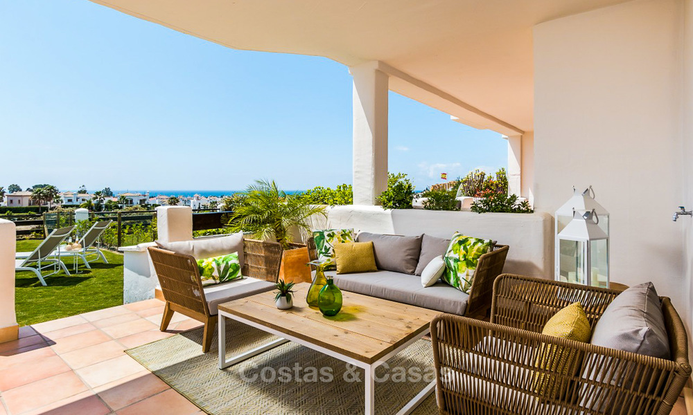 Mediterranean golf apartments for sale in a golf resort with sea views between Marbella and Estepona 4470