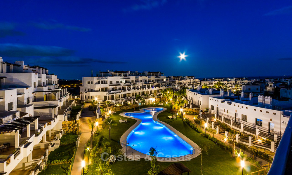 Mediterranean golf apartments for sale in a golf resort with sea views between Marbella and Estepona 4489