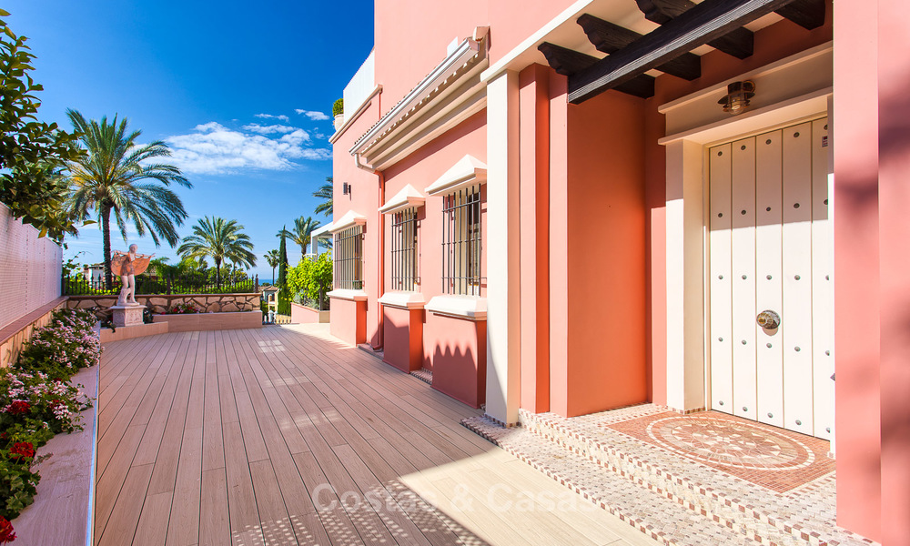 High end classical style luxury villa with sea views for sale on the Golden Mile, Marbella. 4585