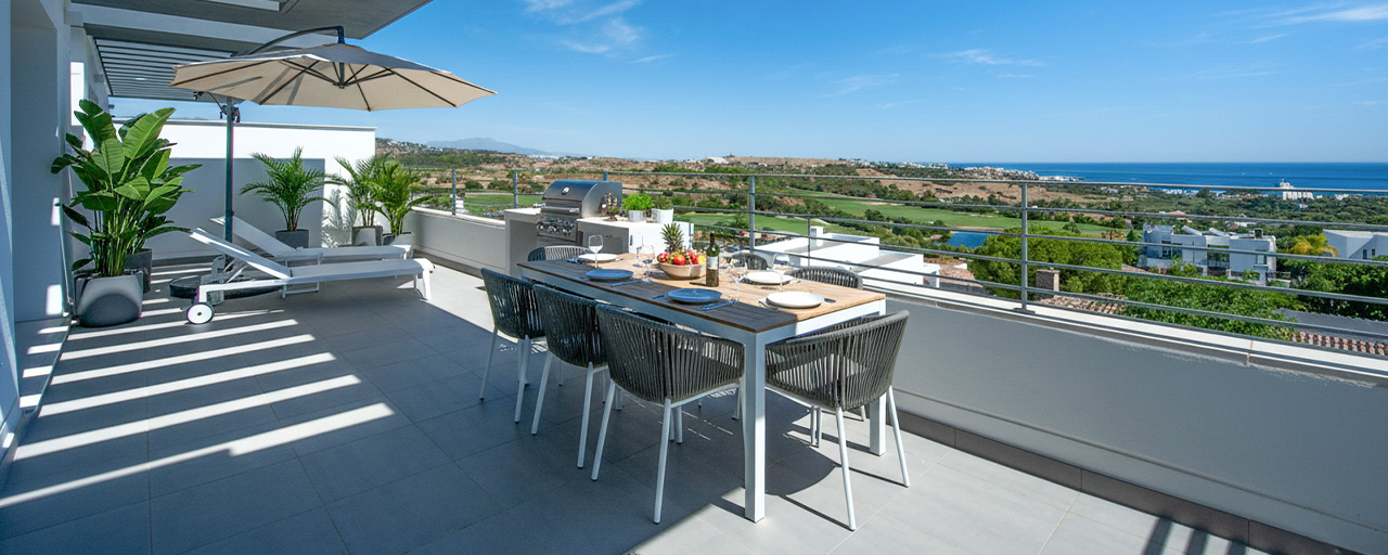 Move-in ready, brand new, modern, top-floor apartment for sale in a golf urbanization near Estepona town