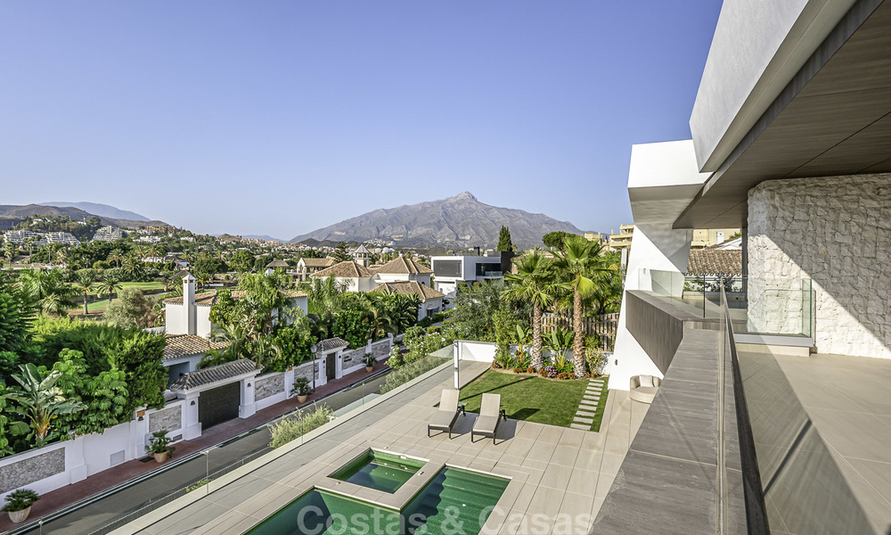 Impressive contemporary style luxury villa for sale in Nueva Andalucía, Marbella. Ready to move in and quality furnished. 15577