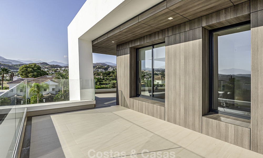Impressive contemporary style luxury villa for sale in Nueva Andalucía, Marbella. Ready to move in and quality furnished. 15578
