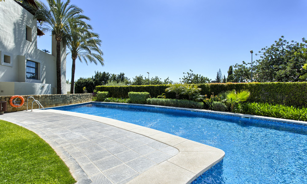 Spacious and smart modern luxury apartment for sale, Golden Mile, Marbella 5217