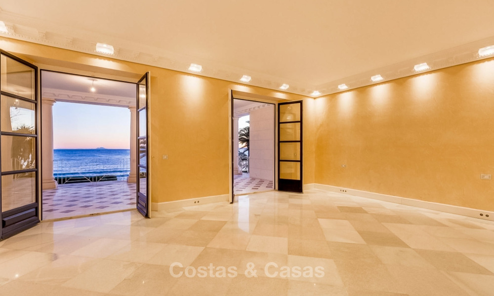 Prestigious palatial front line beach villa for sale, classic style, between Marbella and Estepona 5470