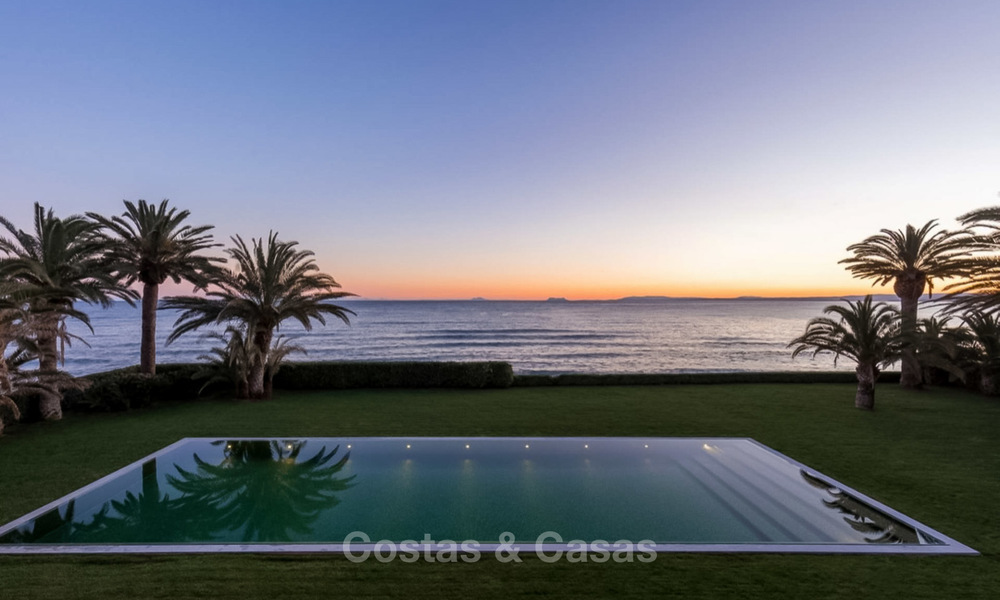 Prestigious palatial front line beach villa for sale, classic style, between Marbella and Estepona 5471
