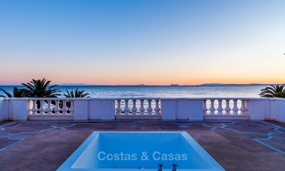 Prestigious palatial front line beach villa for sale, classic style, between Marbella and Estepona 5472