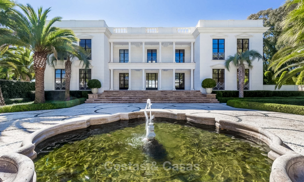 Prestigious palatial front line beach villa for sale, classic style, between Marbella and Estepona 5491