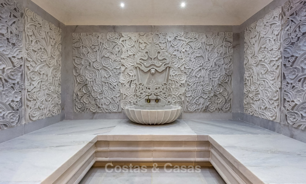 Prestigious palatial front line beach villa for sale, classic style, between Marbella and Estepona 5492