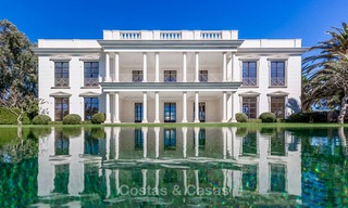 Prestigious palatial front line beach villa for sale, classic style, between Marbella and Estepona 5497 
