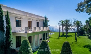 Prestigious palatial front line beach villa for sale, classic style, between Marbella and Estepona 5508 
