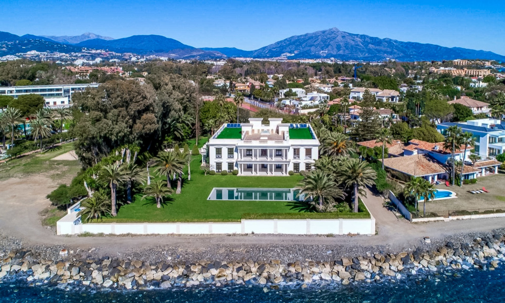 Prestigious palatial front line beach villa for sale, classic style, between Marbella and Estepona 5509