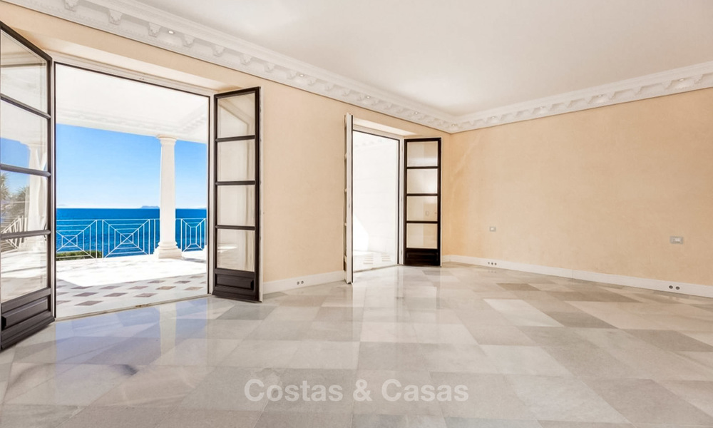 Prestigious palatial front line beach villa for sale, classic style, between Marbella and Estepona 5516