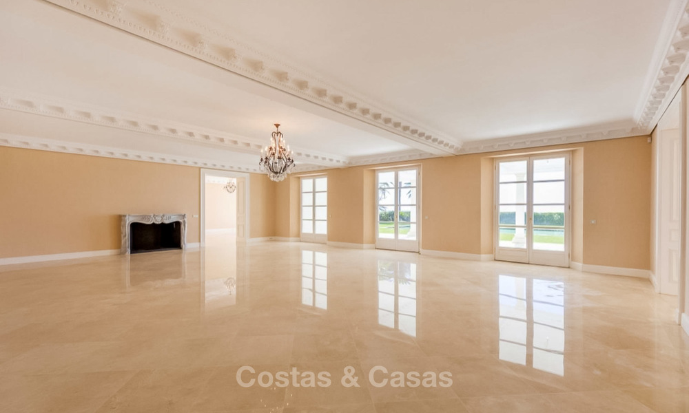 Prestigious palatial front line beach villa for sale, classic style, between Marbella and Estepona 5518