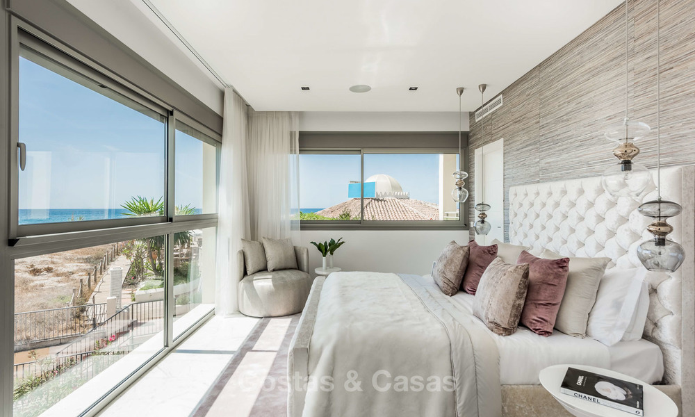 Modern first line beach villa for sale in Marbella, with stunning sea views 5757