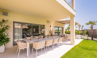 Modern first line beach villa for sale in Marbella, with stunning sea views 5765 