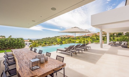 Spectacular high-end luxury villa for sale, turnkey, with panoramic sea, golf and mountain views, Benahavis - Marbella 5858
