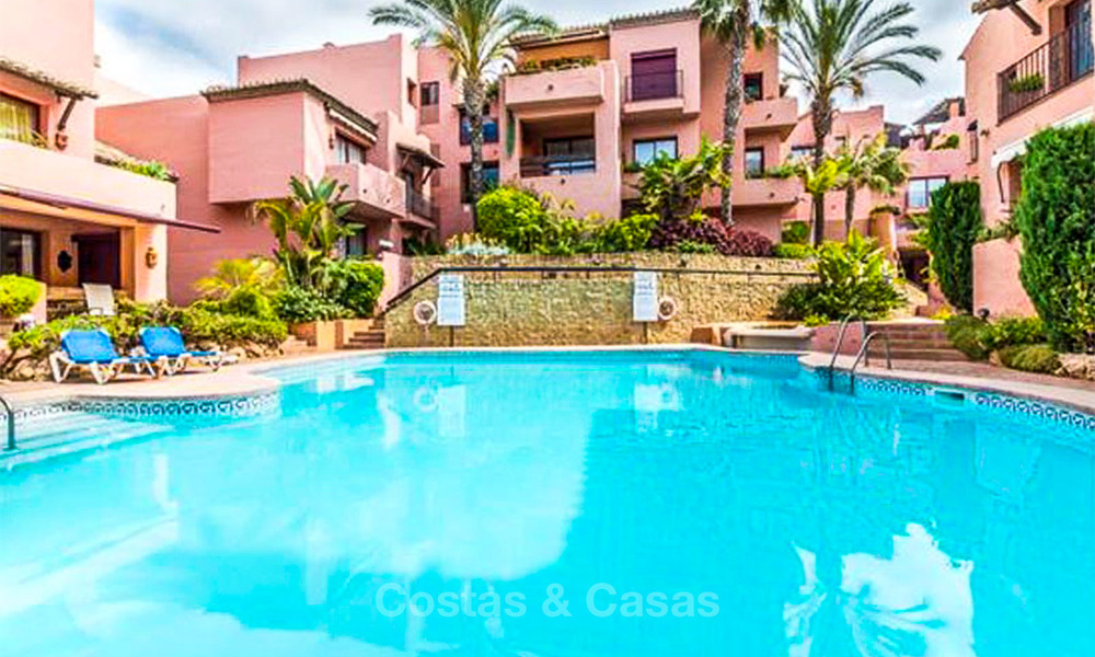 Spacious beachside penthouse apartment for sale, in a luxurious complex, Elviria, Marbella 6015