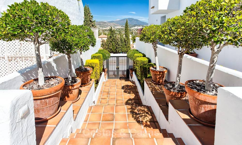 Cosy and bright apartment for sale, recently renovated, Nueva Andalucía, Marbella 6025