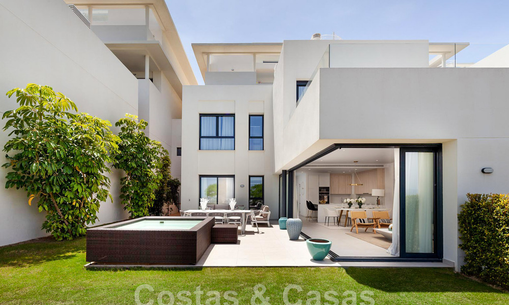 New avant-garde townhouses for sale, breath taking sea views, Casares, Costa del Sol. Ready to move in. 44327