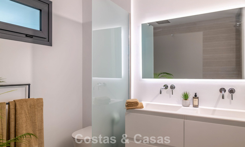 New modern apartments in a 5-star boutique resort for sale in Marbella with stunning sea views 802794