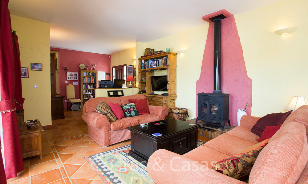 Cosy rustic villa in the countryside for sale, with gorgeous mountain views, Estepona East - Marbella 6396