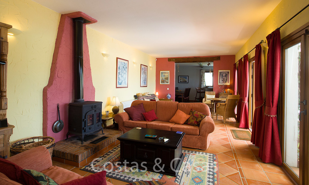 Cosy rustic villa in the countryside for sale, with gorgeous mountain views, Estepona East - Marbella 6398