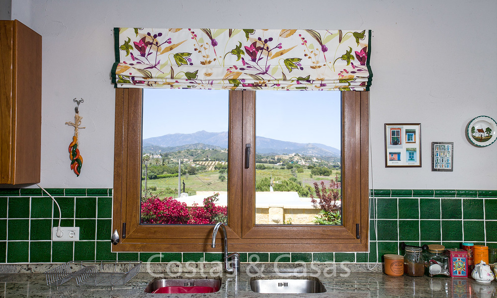 Cosy rustic villa in the countryside for sale, with gorgeous mountain views, Estepona East - Marbella 6404