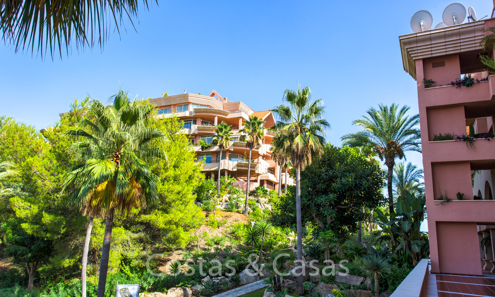 For sale: Modern luxury apartment in a sought after residential complex in the heart of Nueva Andalucia´s Golf Valley - Marbella 6583