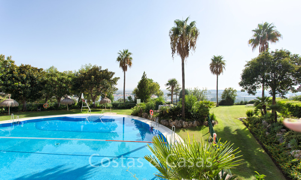 For sale: Modern luxury apartment in a sought after residential complex in the heart of Nueva Andalucia´s Golf Valley - Marbella 6585