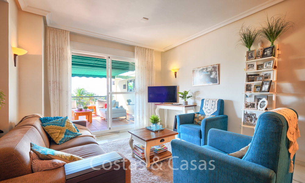 Desirable penthouse apartment, walking distance from beach and Puerto Banus, Nueva Andalucia - Marbella 6589