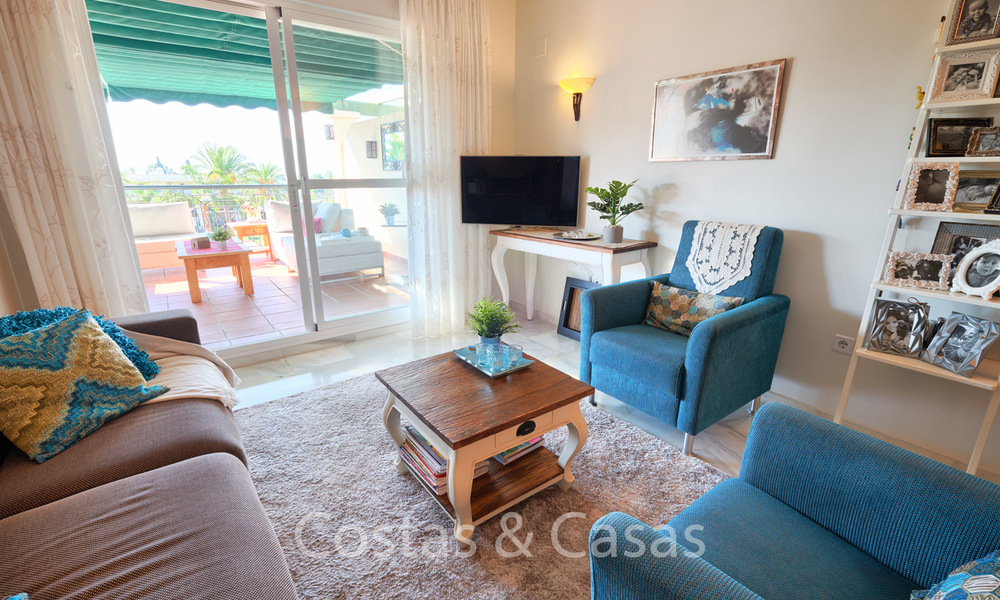 Desirable penthouse apartment, walking distance from beach and Puerto Banus, Nueva Andalucia - Marbella 6596