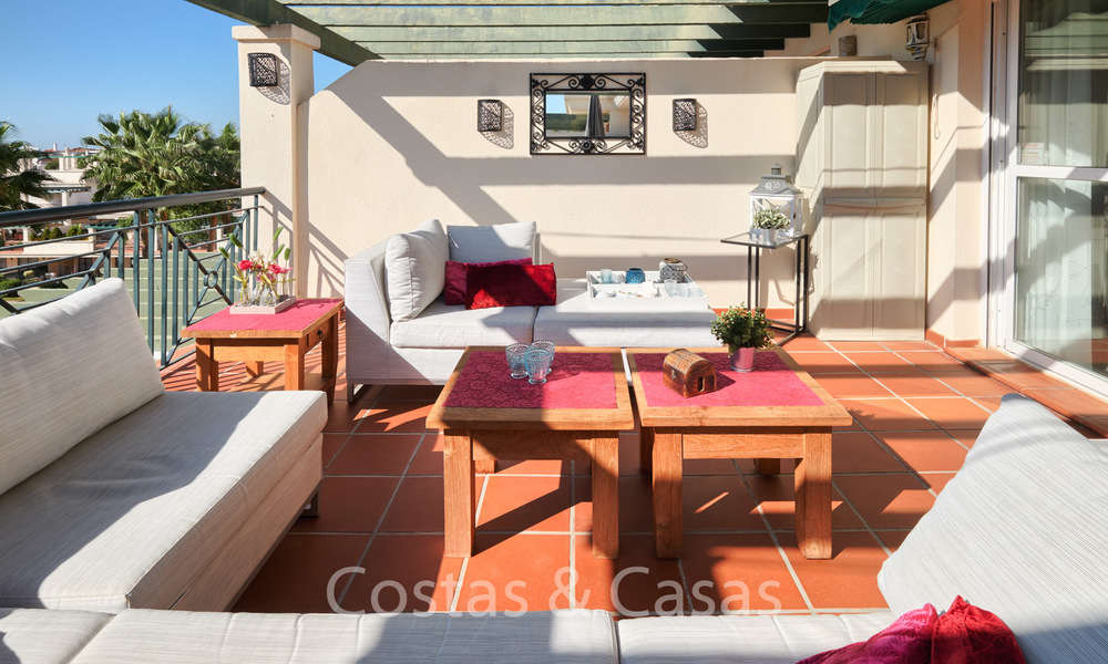Desirable penthouse apartment, walking distance from beach and Puerto Banus, Nueva Andalucia - Marbella 6602