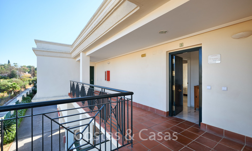 Desirable penthouse apartment, walking distance from beach and Puerto Banus, Nueva Andalucia - Marbella 6617