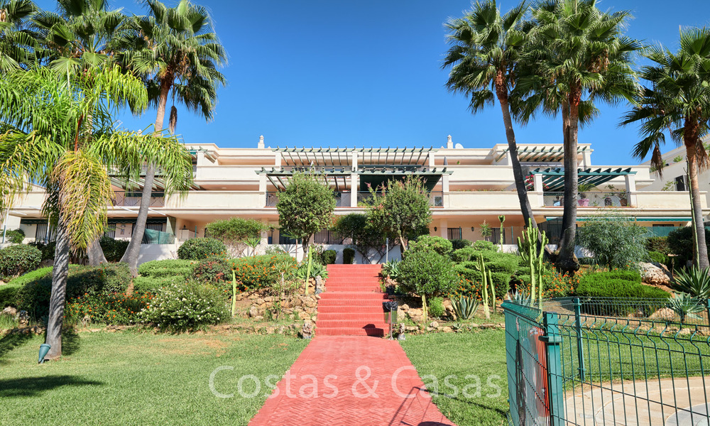 Desirable penthouse apartment, walking distance from beach and Puerto Banus, Nueva Andalucia - Marbella 6622