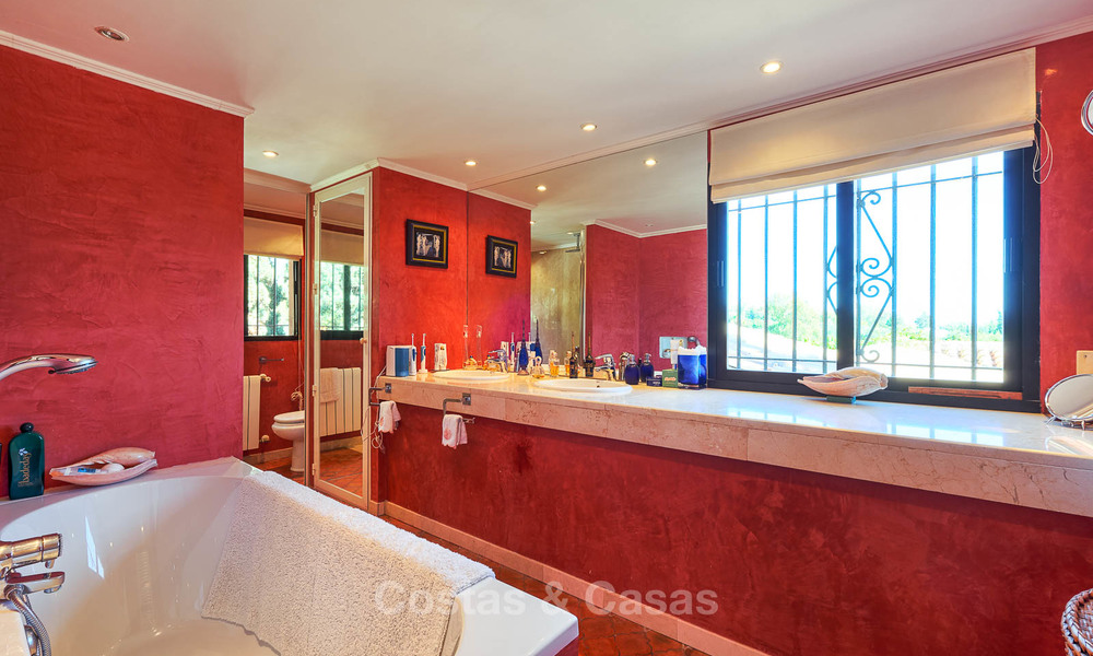 Spacious villa with good potential for sale, walking distance to the beach and Puerto Banus - Golden Mile, Marbella 6711