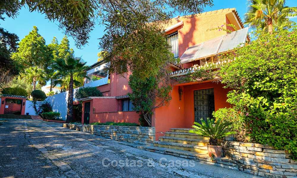 Spacious villa with good potential for sale, walking distance to the beach and Puerto Banus - Golden Mile, Marbella 6751