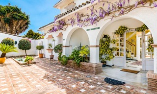 Andalusian style front line golf villa for sale - Marbella 6798 