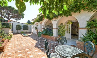 Andalusian style front line golf villa for sale - Marbella 6823 