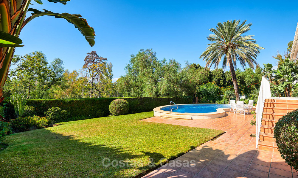 Andalusian style front line golf villa for sale - Marbella 6824