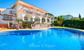 Andalusian style front line golf villa for sale - Marbella 6829 