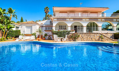 Andalusian style front line golf villa for sale - Marbella 6830