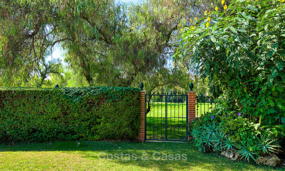 Andalusian style front line golf villa for sale - Marbella 6833