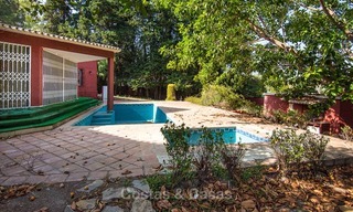 To be renovated villa on a large plot for sale at a spectacular, prime location - Golden Mile, Marbella 6987 