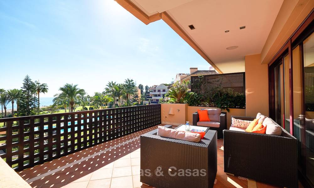 Very attractive luxury beach front apartment with fantastic sea views for sale - New Golden Mile, Marbella - Estepona 7044