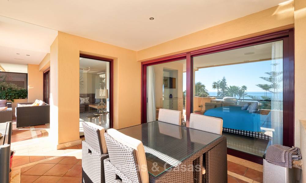Very attractive luxury beach front apartment with fantastic sea views for sale - New Golden Mile, Marbella - Estepona 7045